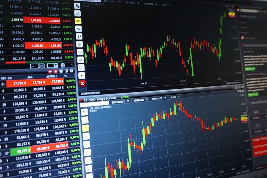 Divesting doesn't drive share prices down, and may, in fact, leave less eco-concerned investors positioned to snatch outstanding shares.